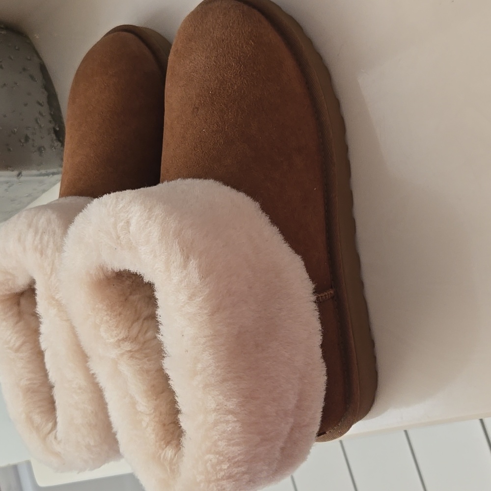 UGG BOOTS